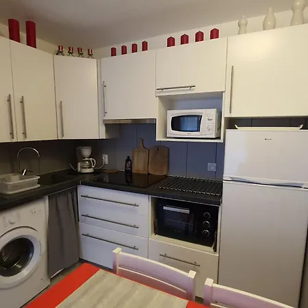 Holiday home Joli T2 Climatise 70 Dans Un Ecrin De Verdure 04000 *