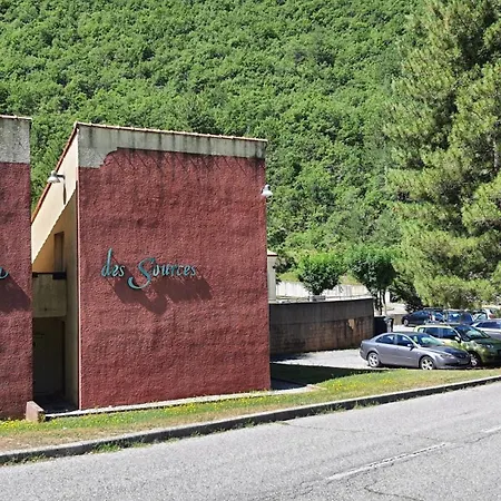 Holiday home Joli T2 Climatise 70 Dans Un Ecrin De Verdure 04000 Digne-les-Bains